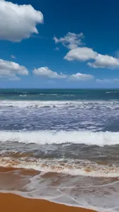 Пляж и море.