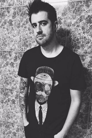 AuronPlay: The Charismatic Comedian