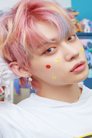 Yeonjun: The Colorful Charmer 🌈✨