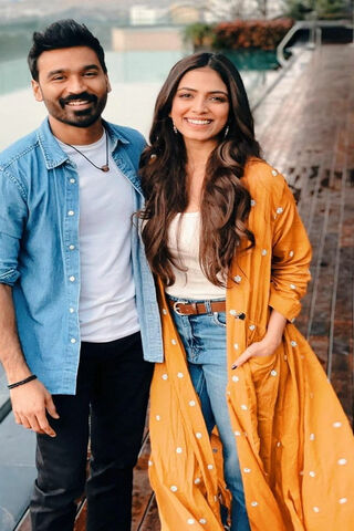 Dhanush: A Star in the Spotlight 🌟