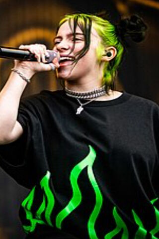 Billie Eilish: The Queen of Green 🔥🎤