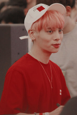 Jonghyun: A Moment of Charisma 🌟