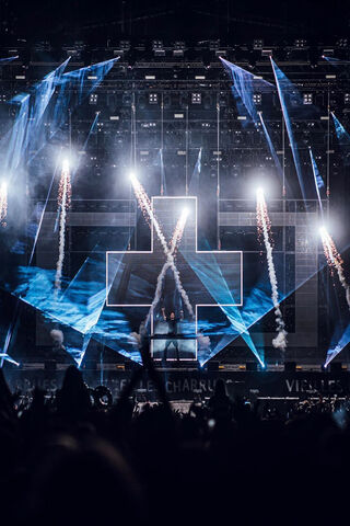Martin Garrix: The Electrifying DJ Experience 🎶✨