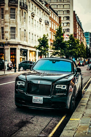 Elegance on Wheels: The Rolls-Royce Experience 🚗✨