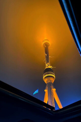 Tashkent Tower: A Beacon of Light in the City 🌟