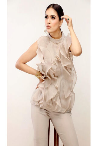 Elegance at Trip Mansion: A Fashion Statement