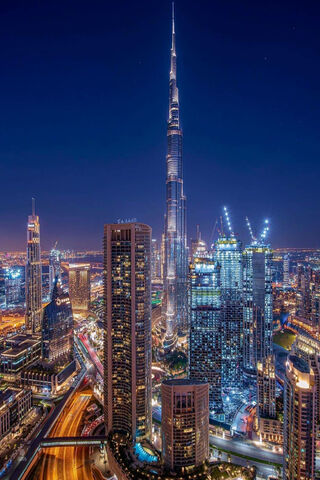 Balenciaga's Urban Elegance: A Night in Dubai 🌆✨