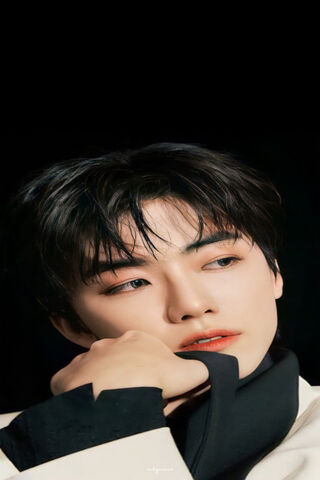 Captivating Charm: Na Jaemin's Enigmatic Gaze ✨