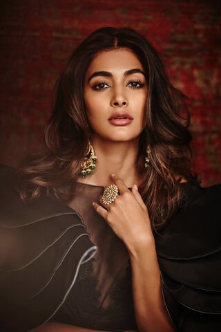 Elegance Personified: A Glimpse of Glamour