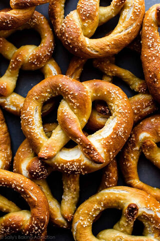 Deliciously Twisted: The Perfect Small Pretzel Treat! 🥨✨