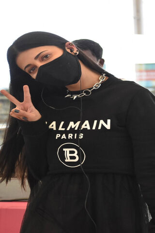 Chic Vibes: Shruthi Hasan's Stylish Statement