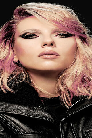 Scarlet's Bold Transformation