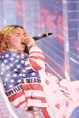 6ix9ine: The Colorful King of Controversy 🎤🇺🇸
