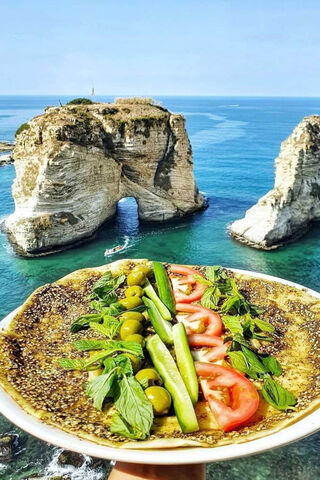A Taste of Beirut: Coastal Delights 🌊🥙