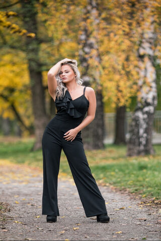 Autumn Elegance: A Blonde in Black 🍂✨