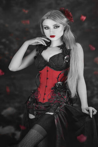 Enchanted Elegance: A Gothic Dream 🌹✨