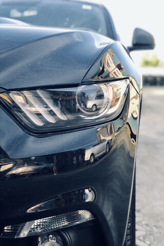 FORD MUSTANG