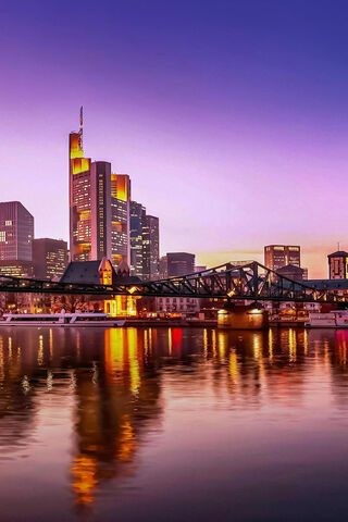 Frankfurt's Twilight Glow 🌆✨