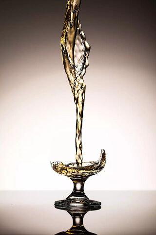 Liquid Dreams: The Art of Illusion 🌊✨