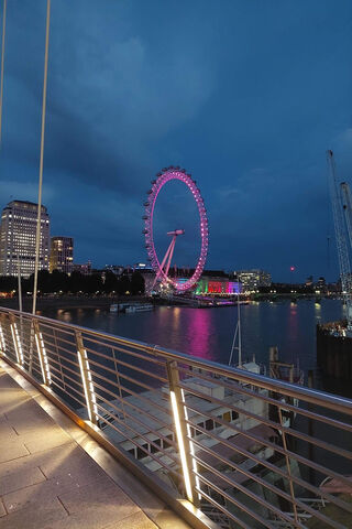 Twilight Whispers at the London Eye 🌆🎡