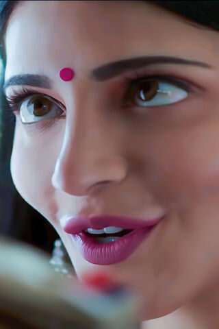 The Enchanting Charm of Shruthi Hasan ✨