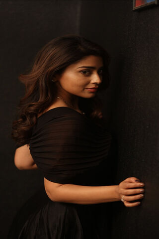 Elegance in Shadows: The Allure of Shriya Saran