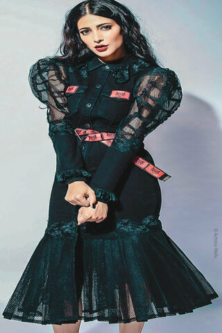 Shruti Haasan: A Fashion Icon in Black Elegance