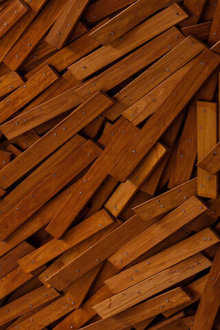 Artistry in Wood: The Beauty of Wooden Plank Chips 🌲✨