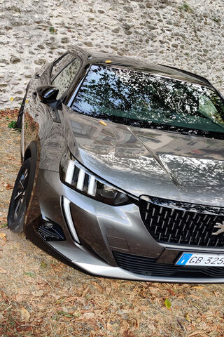 2008 GT: The Stylish Compact SUV 🚗✨