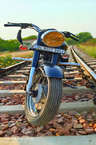 Riding the Rails: The Bullet Standard 350 Adventure 🚴 ✨