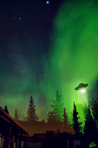 Mystical Green Dreams: A Celestial Encounter 🌌✨