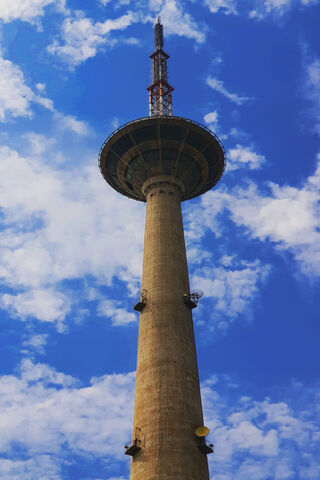 Reaching for the Clouds: The Cloudsky Tower