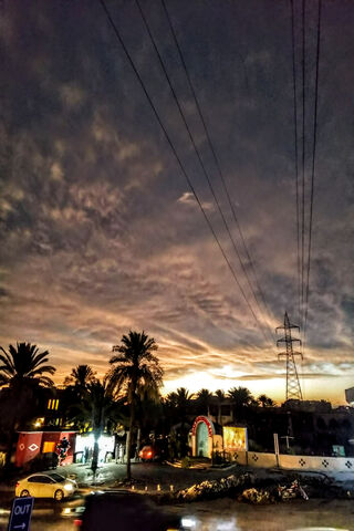 Twilight Reflections: A City in Transition 🌆✨