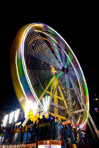 Whirling Wonders: The Nighttime Ferris Wheel 🎡✨