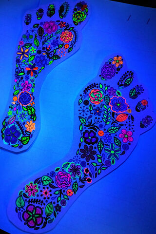 Glow of Nature's Path 🌼✨