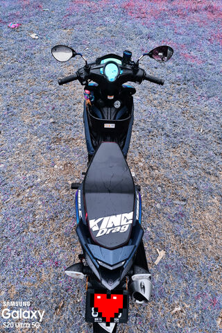 The Thrill of the LC 135 SE: A Drag Racer's Dream! 🏍️💨