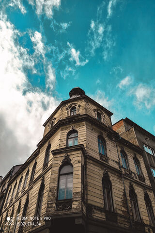 Timeless Charm of the Old Urban Building 🏛️✨