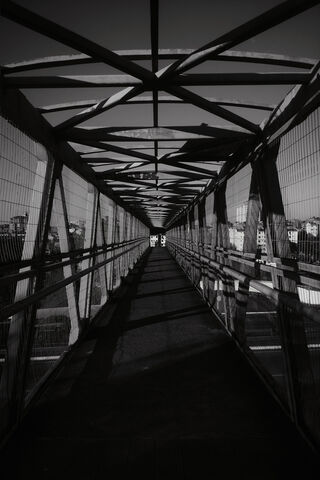 Passarela: A Journey Through Shadows