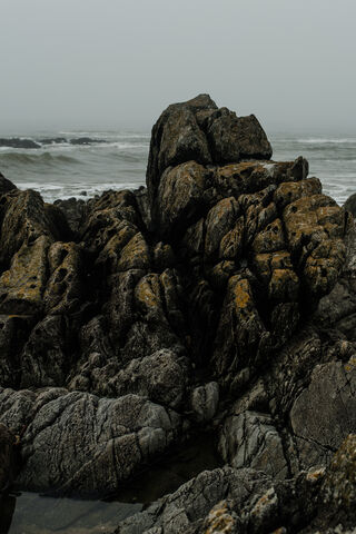 Mystical Shores: The Beauty of Rocky Coastlines 🌊🪨