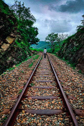 Journey on the Rails 🚂🌄