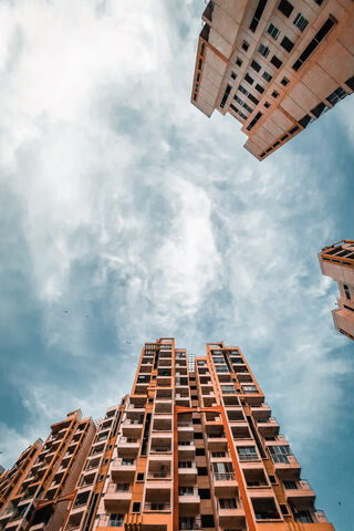 Reaching for the Sky 🌤️🏙️