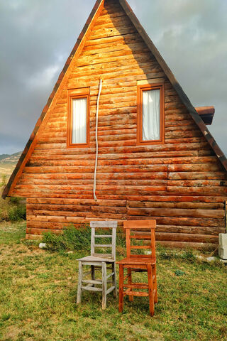 Yalniz Ev: A Cozy Retreat in Nature 🌲🏡
