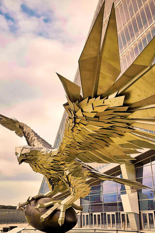 Majestic Flight: The Golden Eagle Sculpture 🦅✨