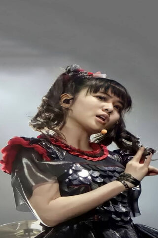 Moa Metal Magic: A Star in Action! 🌟🎤