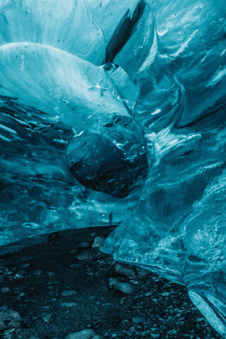 Exploring the Depths: A Glacial Adventure with Realme X3 Superzoom