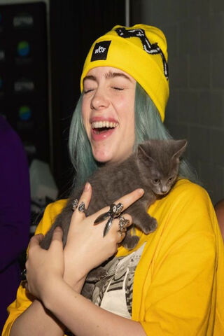 Billie Eilish's Purr-fect Moment 🐾✨