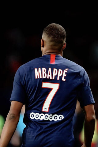 The Rising Star of Football: Mbappé in Action ⚽✨