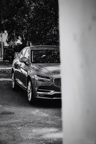Elegance on Wheels: The Volvo S90