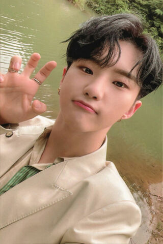 Charming Vibes by the Water 🌊✨