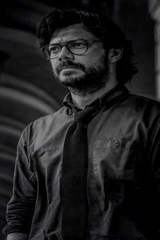 The Mastermind Behind the Heist 🎭💼